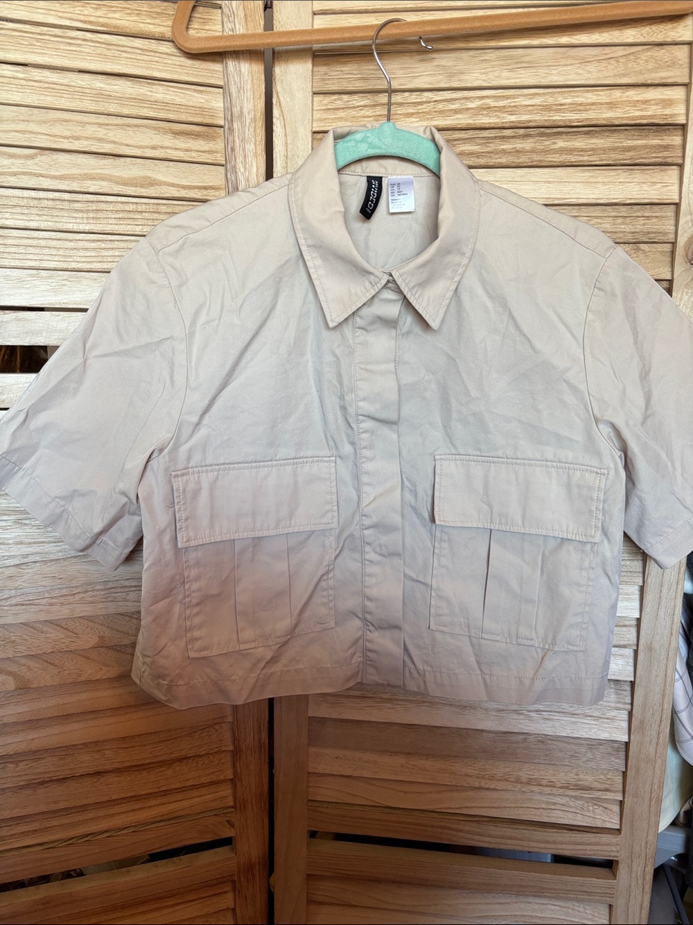 H&M Neutral Cropped Button-Up Shirt